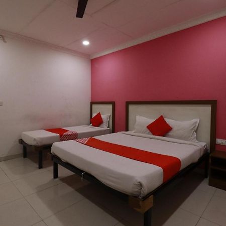 Hotel Abhimani Inn バンガロール エクステリア 写真