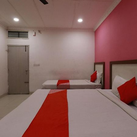 Hotel Abhimani Inn バンガロール エクステリア 写真