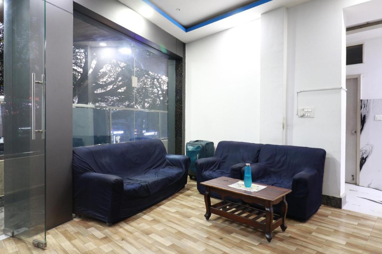 Hotel Abhimani Inn バンガロール エクステリア 写真