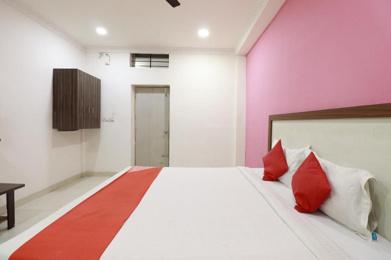 Hotel Abhimani Inn バンガロール エクステリア 写真