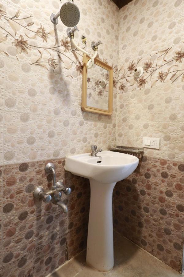 Hotel Abhimani Inn バンガロール エクステリア 写真