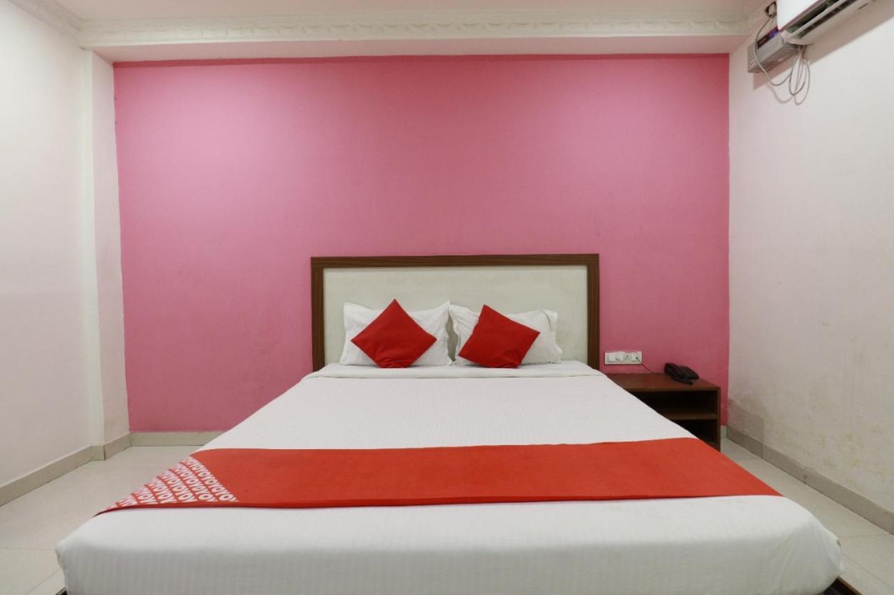 Hotel Abhimani Inn バンガロール エクステリア 写真